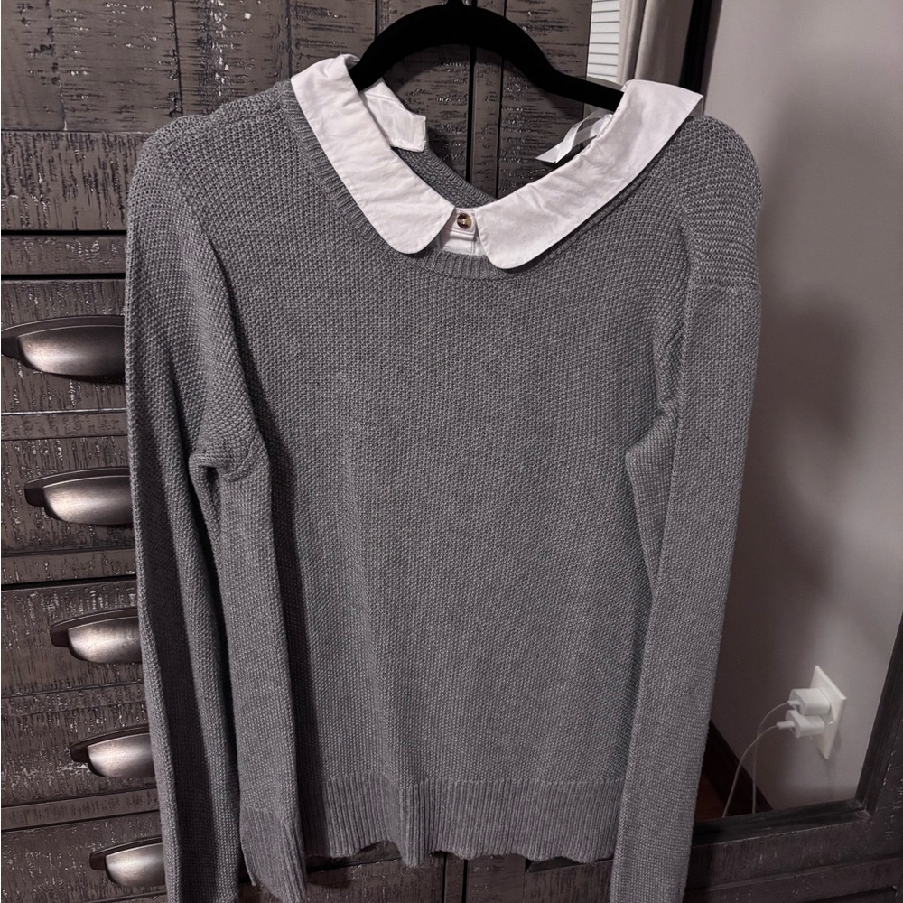 Nursing/pumping Gray Sweater with White Collar